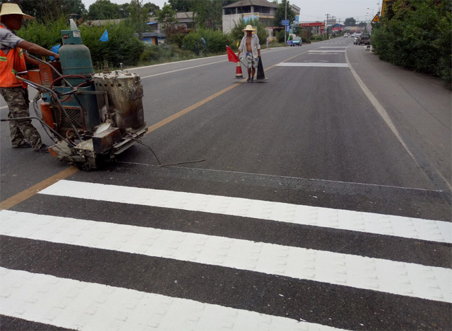 四川道路標(biāo)線涂料--國(guó)道108線