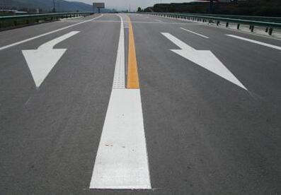 四川遠航交通標線是什么涂料刷的，道路標線如何能長期保持而不容易被外力因素所蹭掉？